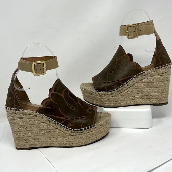 Chloé Sz 39/US 9 Brown Tooled Laser Cut Platform Wedge Espadrille Sandals - Picture 1 of 12